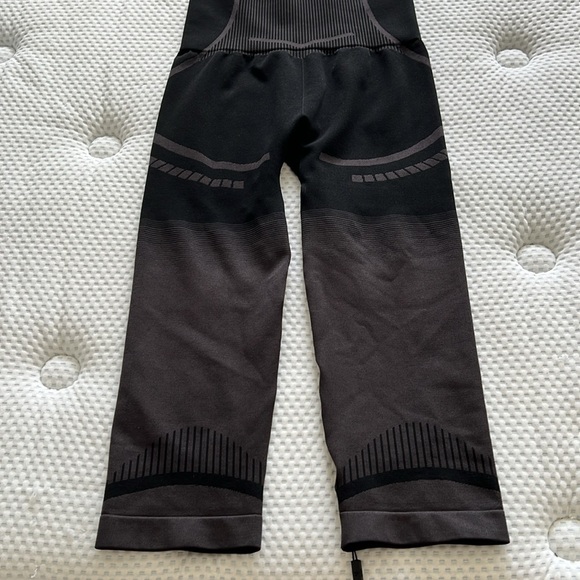 COPY - New Compression leggings. Great for running - Picture 4 of 5